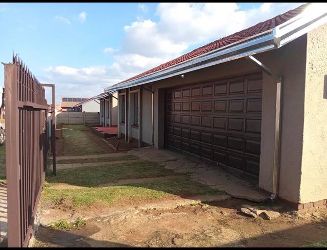 4 BEDROOM HOUSE FOR SALE IN BEVERLY HILLS